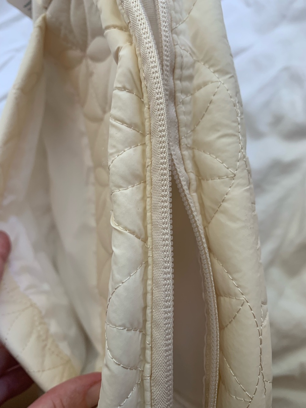 Gaiam Quilted Crossbody Bag Cream Yoga Boho Festival Lightweight - Picture 5 of 14
